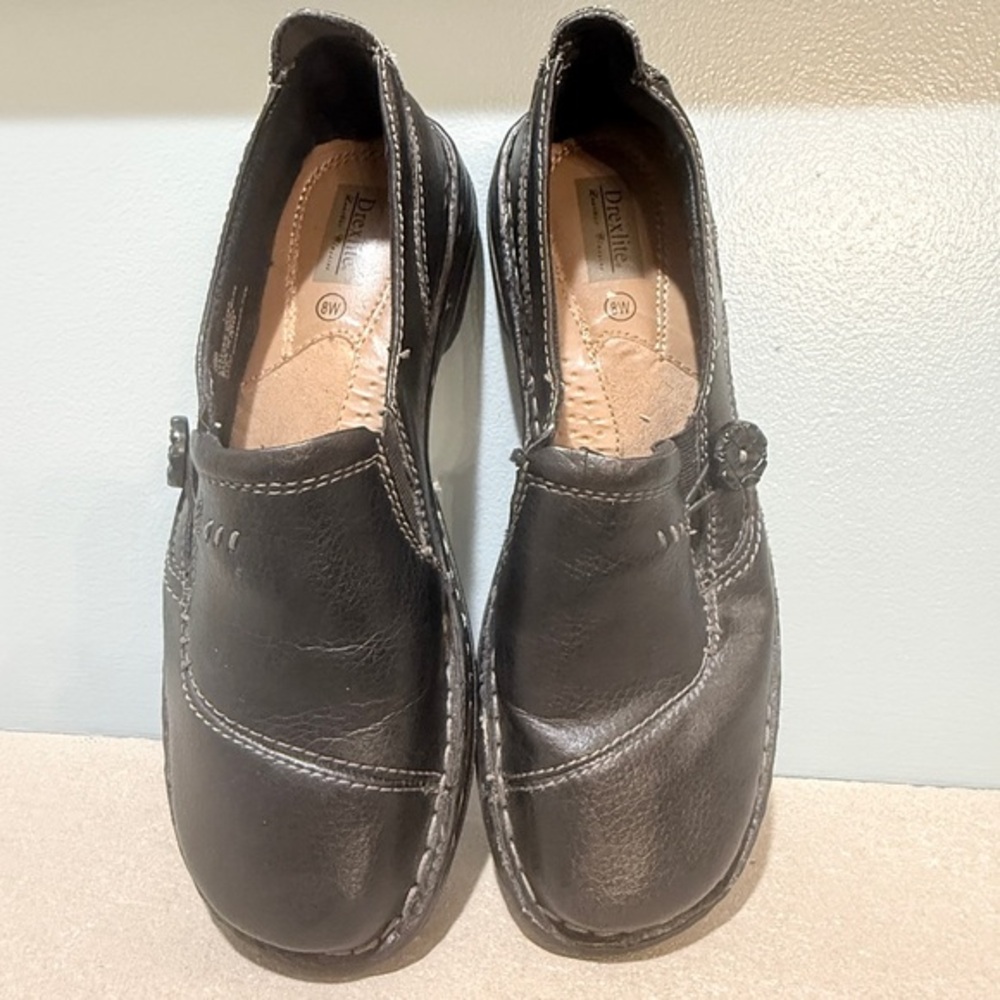 Drexlite Women’s Loafer Shoe Size 8W Black Leather Upper.